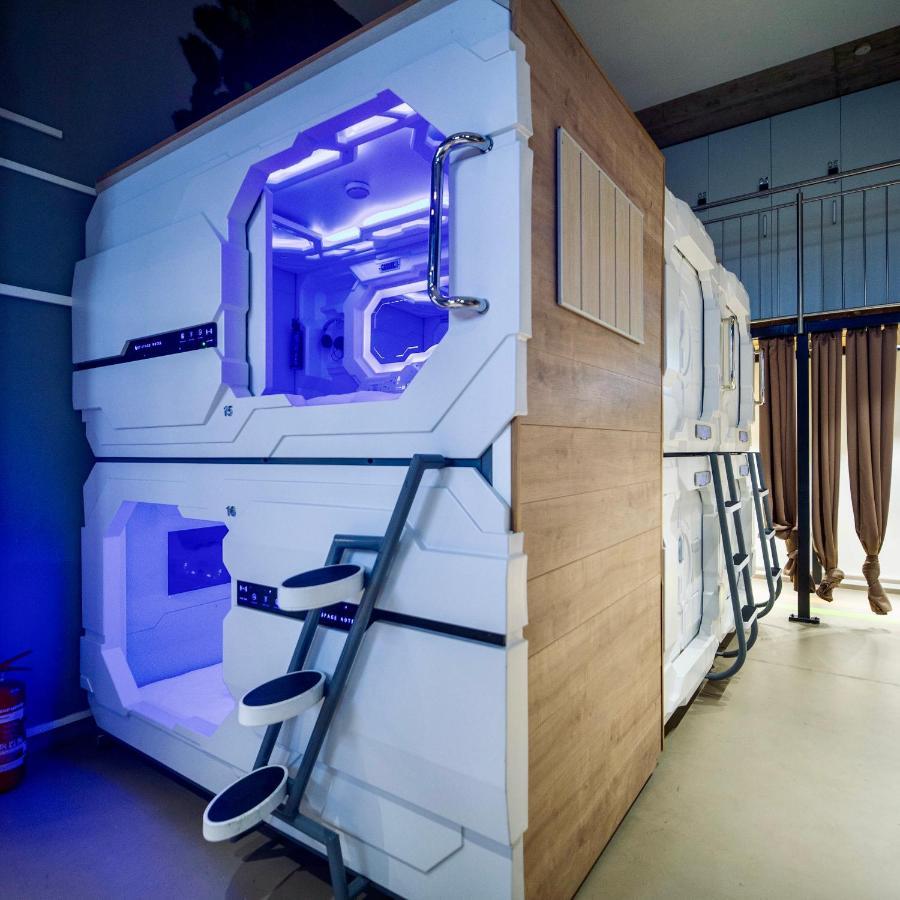 Spacehotel Karlsruhe Bagian luar foto