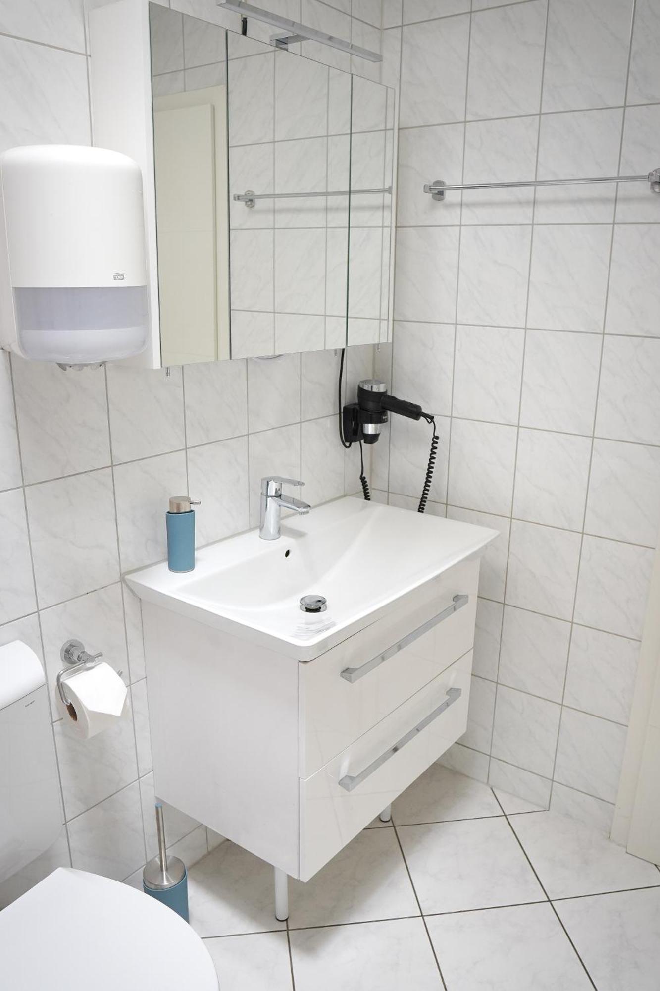 Spacehotel Karlsruhe Bagian luar foto