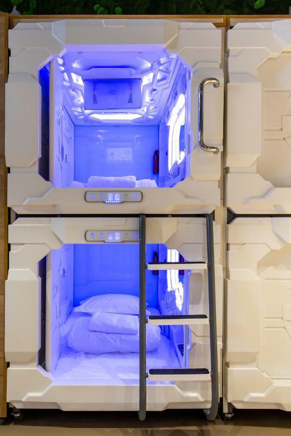 Spacehotel Karlsruhe Bagian luar foto