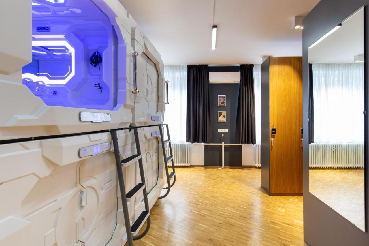 Spacehotel Karlsruhe Bagian luar foto